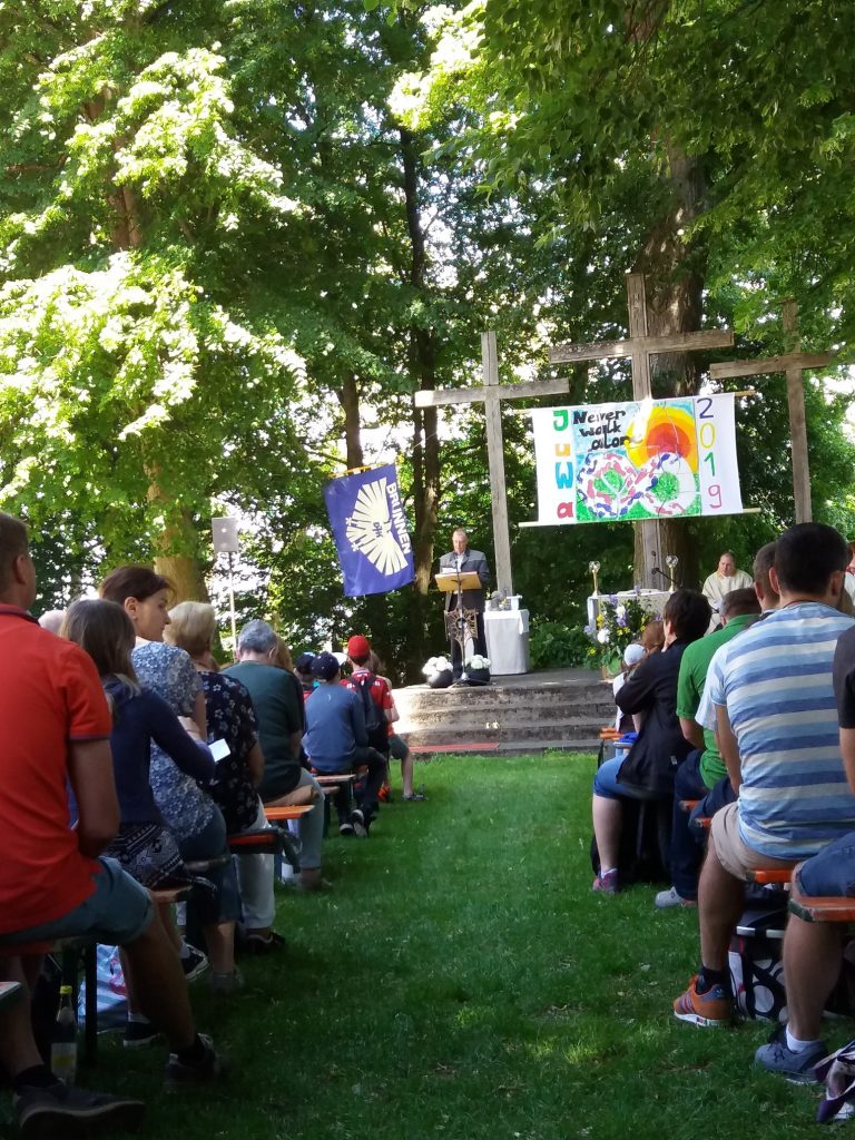 „Never walk alone“: Radlwallfahrt in Pobenhausen
