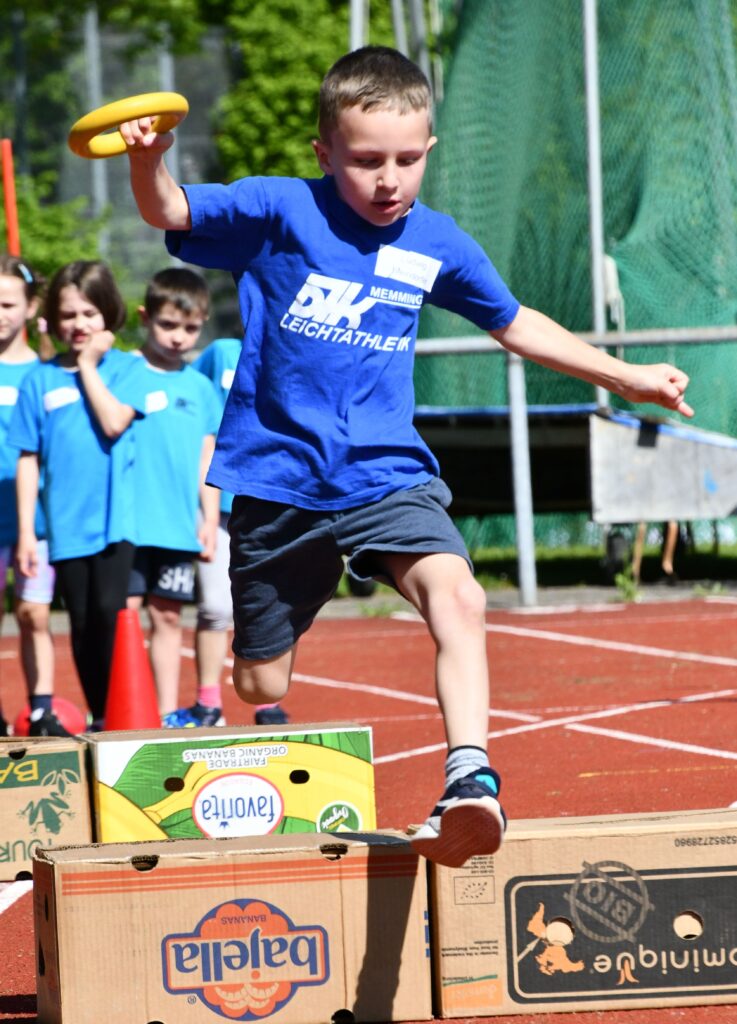 Kinderleichtathletik-Wettkampf füllt das Memminger BBZ-Stadion