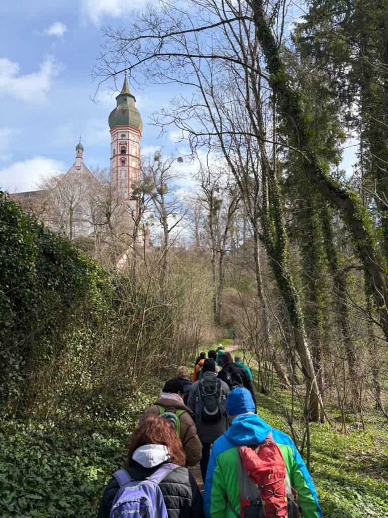 Olympischer Frieden auf dem Heiligen Berg – DJK-Sportlerwallfahrt nach Andechs